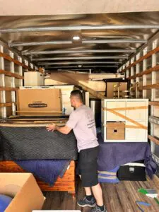 How can I know which storage unit I need for my move?